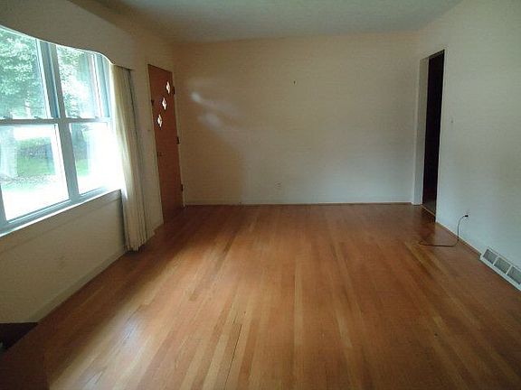 2nd image of 117 Downey Ln