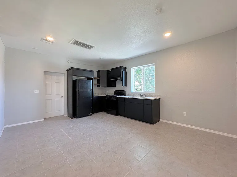 231 Francis St — Photo 23
