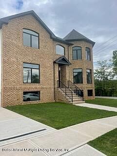 2nd image of 7 Frosinone Ln