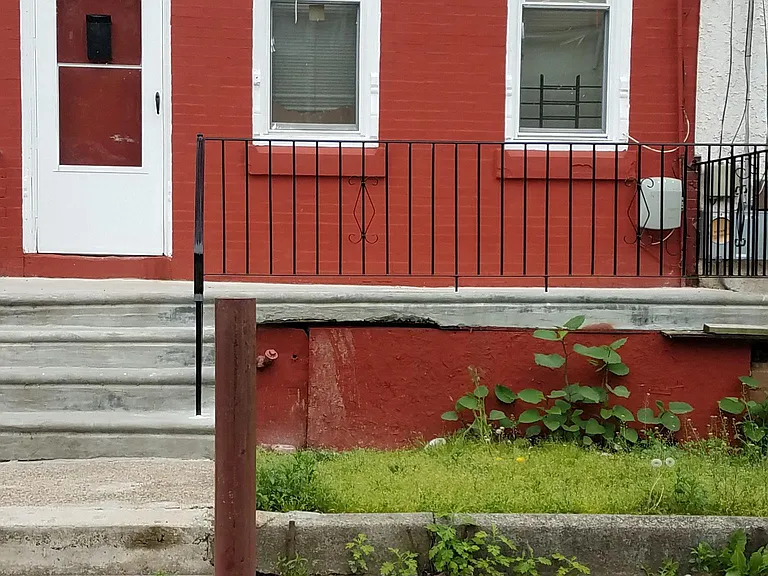 3046 Clifford St — Photo 2