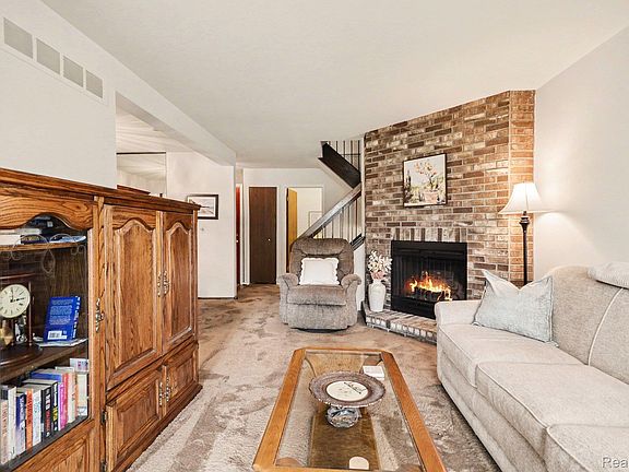 4th image of 408 Forest Dr