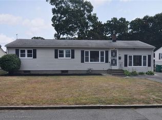 138 Hanover St, Warwick, RI 02886