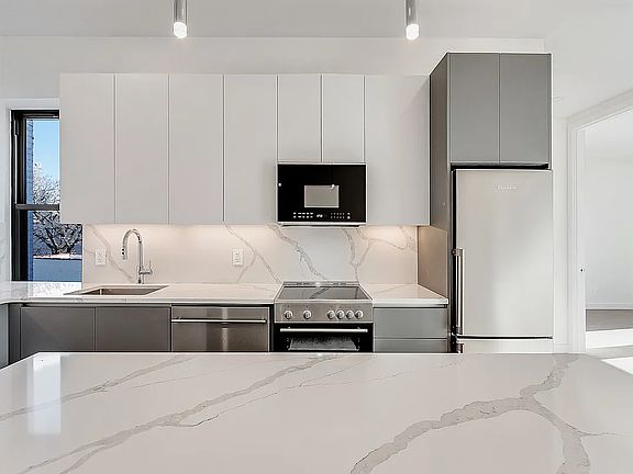 3rd image of 19 Wyckoff St #6A