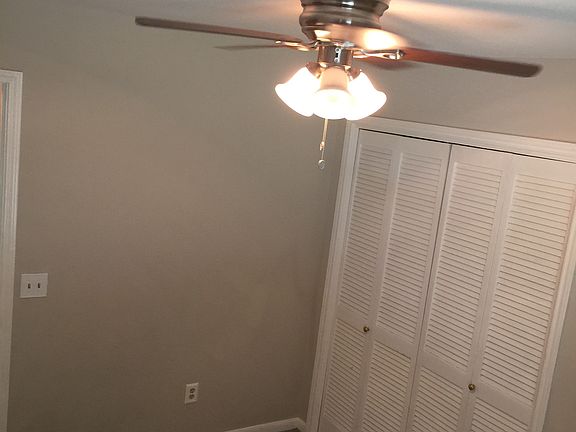 5th image of 2400 Southland Dr #B