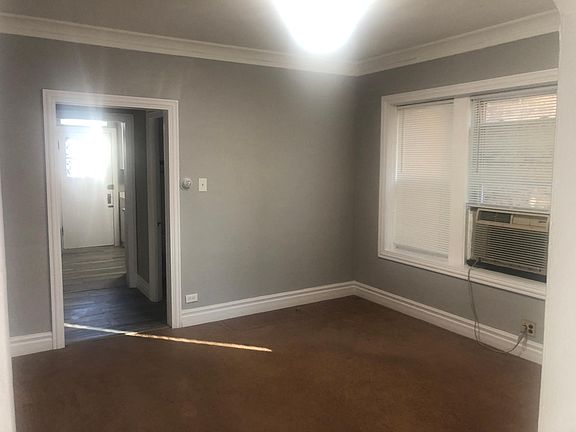 3rd image of 2828 W Lunt Ave #1
