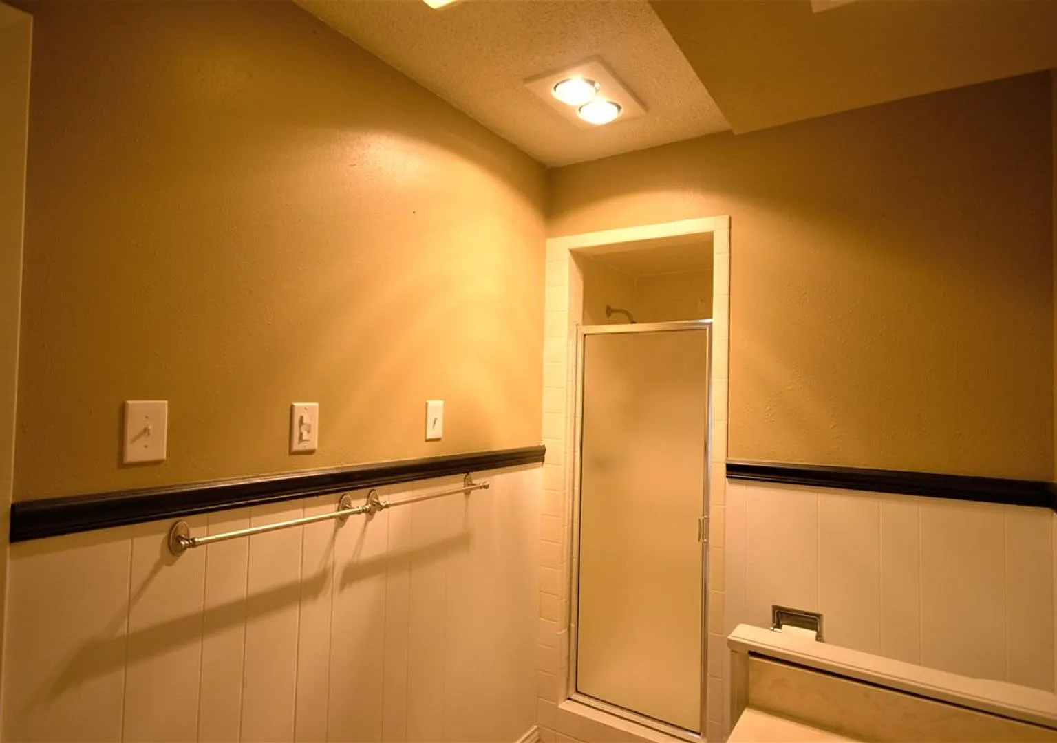 LARGE 2 bedroom 2 bath Condo close to Shopping, dinning and entertainment! — Photo 1