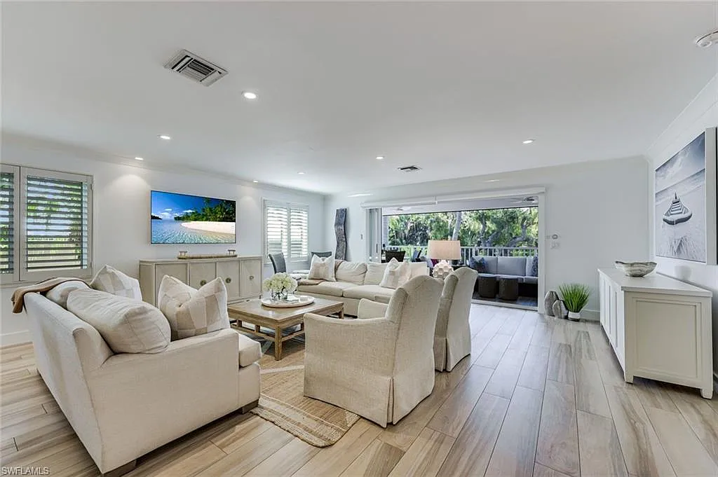 2 bed, 3.0 bath, 1900 sqft, $10,000 — Photo 1
