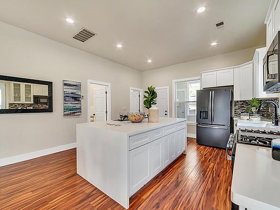 5th image of 559-1 E Julian St