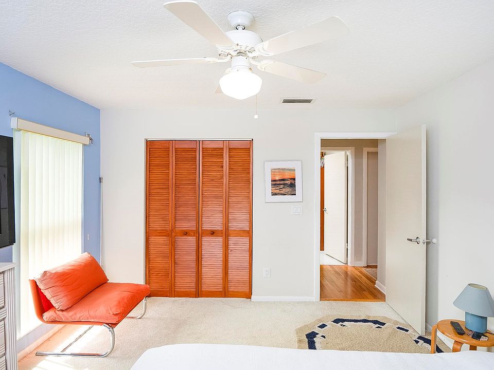 1st image of 996 Alcala Dr