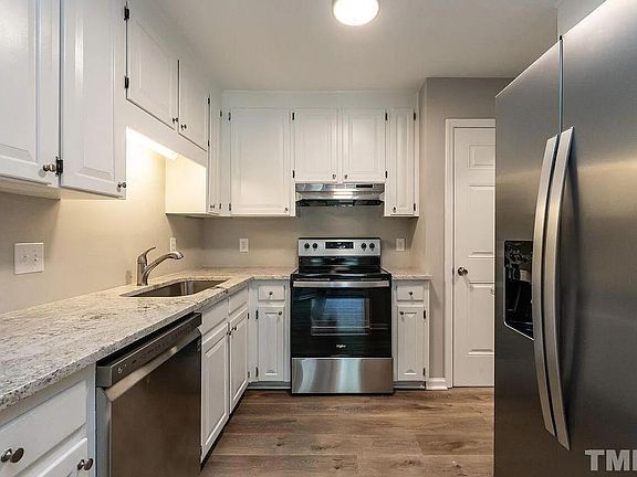 5th image of 505 Caprice Ct