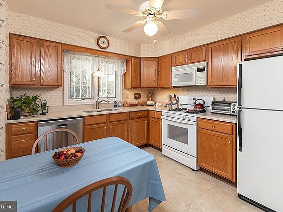 4th image of 62 Holly Glen Dr #405