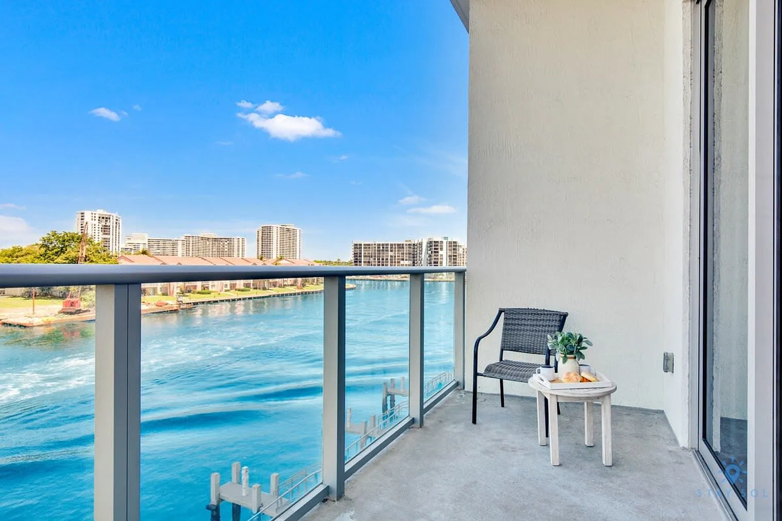 3 bed, 2.0 bath, 1485 sqft, $6,743 — Photo 3