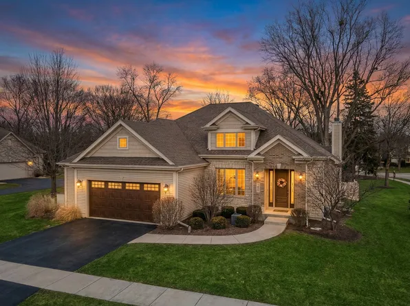 369 Fritz Ln, Geneva, IL 60134