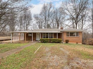 1177 2nd Street Pl SE, Hickory, NC 28602