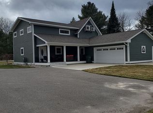 9421 Pickerel Lake Rd, Petoskey, MI 49770