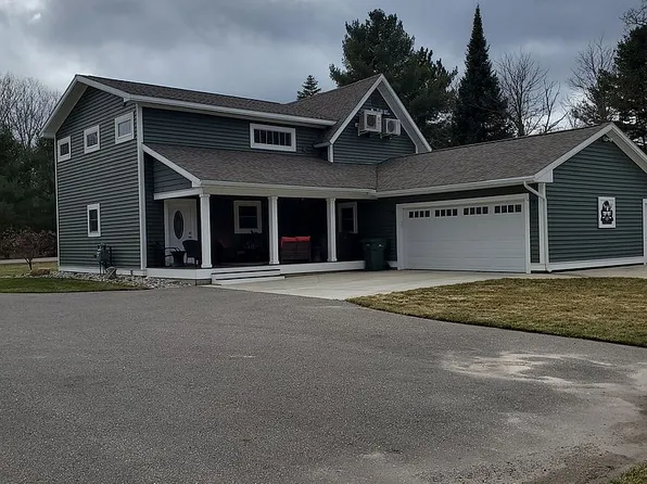9421 Pickerel Lake Rd, Petoskey, MI 49770