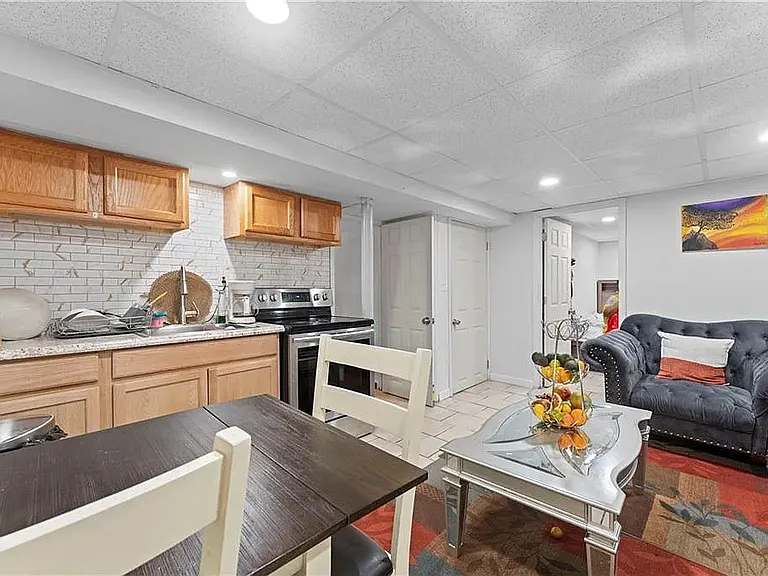 70 Dunnell Ave #B — Photo 4