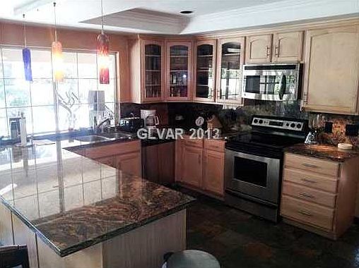 3rd image of 1705 Barnard Dr