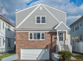 1035 1/2 Morris St, Roselle, NJ 07203