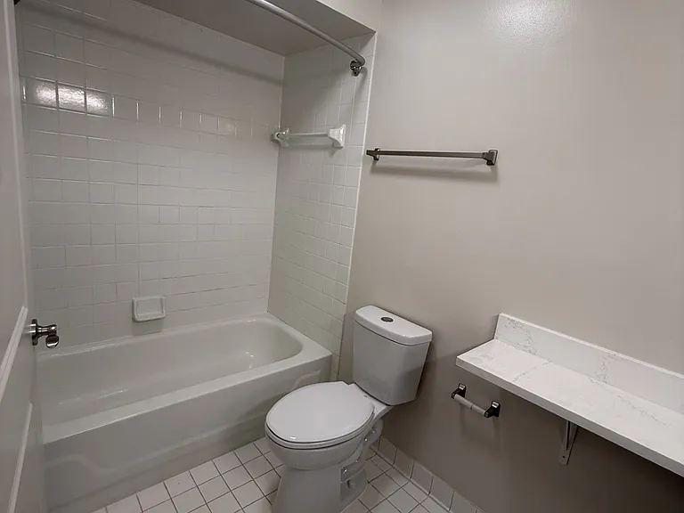 Franklin River Apartments — Photo 91
