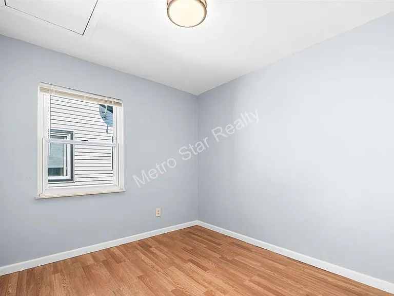 23084 Pilgrim Ave — Photo 3