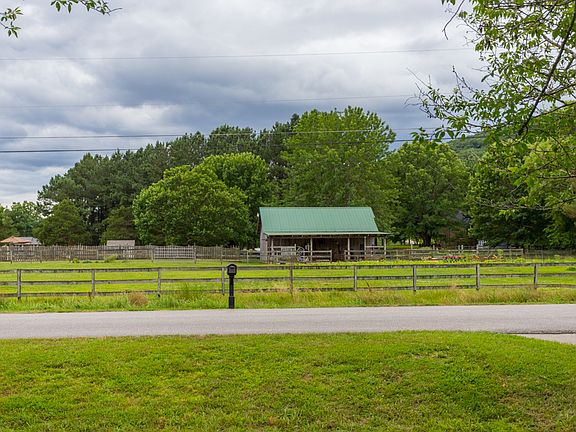 2nd image of 170 Anna Kathryn Dr