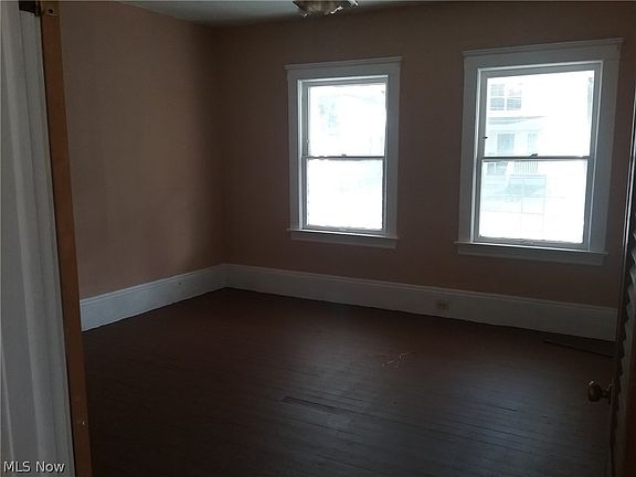 5th image of 6809-6811 Whitney Ave #4
