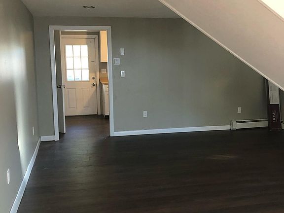 5th image of 15 Church St