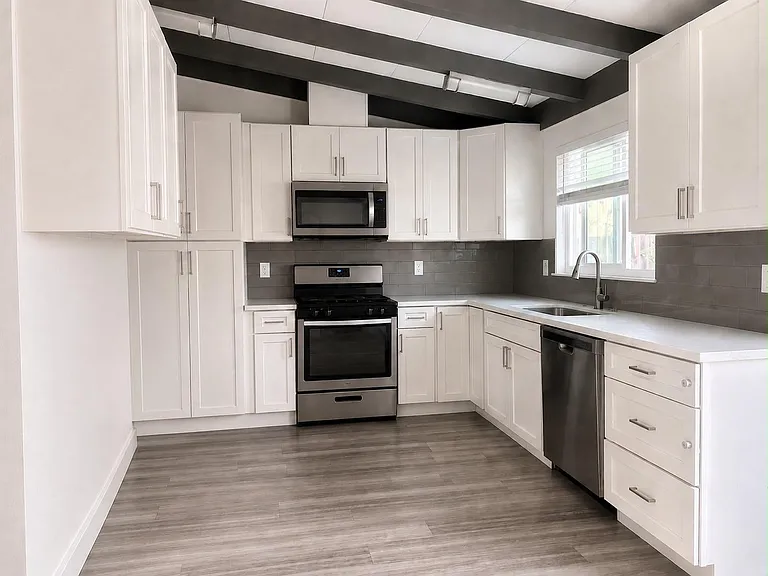 2550 Kavanagh Rd — Photo 4
