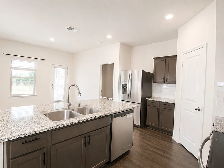 2333 Conklin Dr — Photo 4