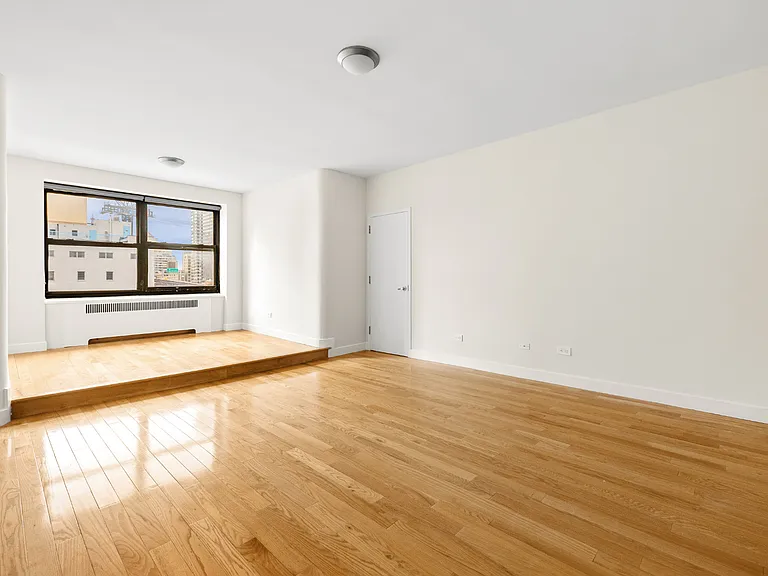 252 E 61st St #S5D — Photo 3