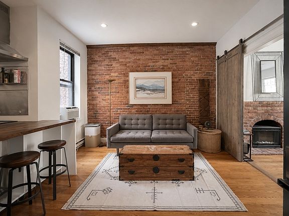 4th image of 9 Albemarle St APT 2