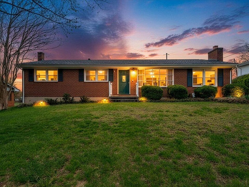 1st image of 727 Plantation Cir