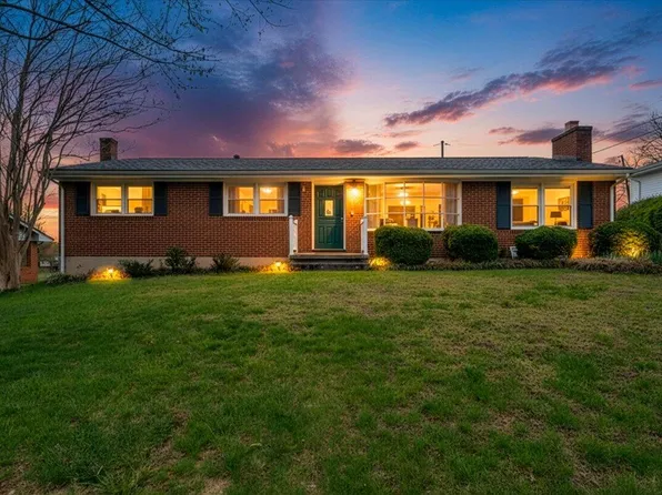 727 Plantation Cir, Roanoke, VA 24019