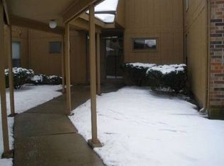 2002 Abbey Rd #2, South Bend, IN 46637