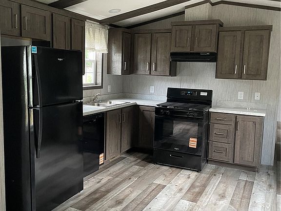 2nd image of 329 Poole Cir