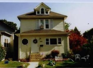 522 Center St, Waukegan, IL 60085