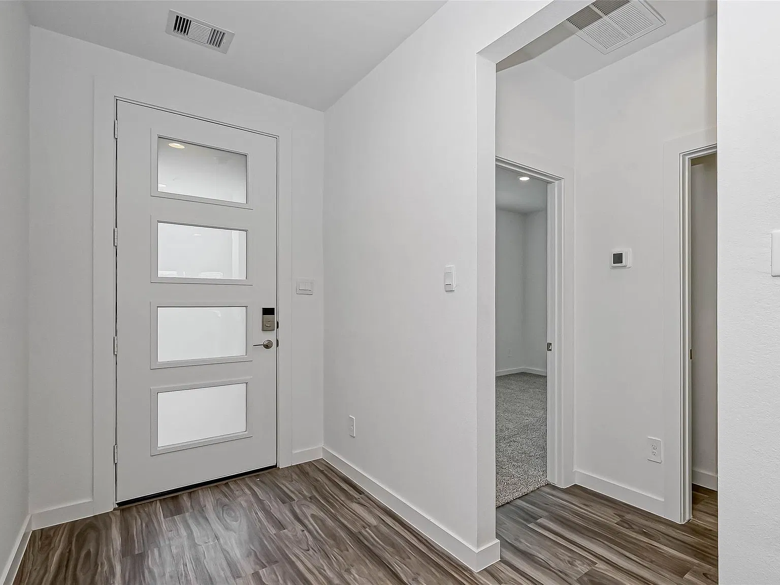 5 bed, 3.0 bath, 2766 sqft, $2,950 — Photo 3