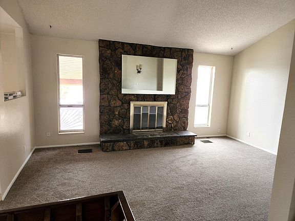 3rd image of 489 Sleepy Hollow Dr