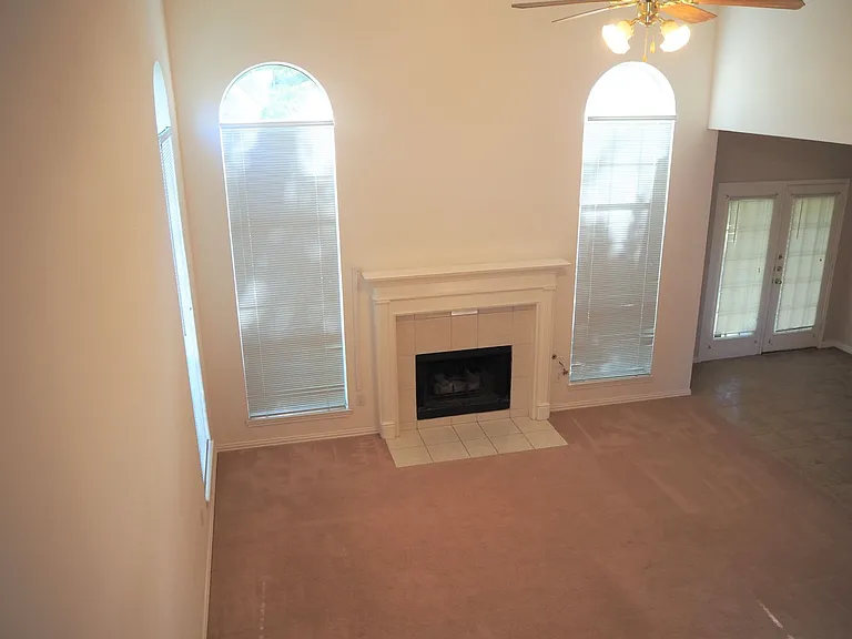 2105 Friar Ct — Photo 6