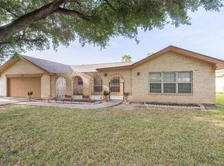 812 Fairway Dr, Mission, TX 78572