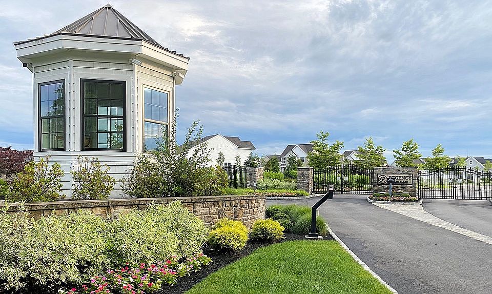 1st image of 34 Glen Ellen Blvd