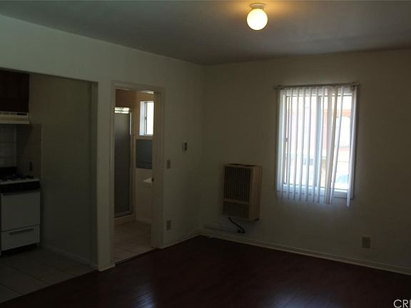 3rd image of 4907 Beverly Blvd APT 9