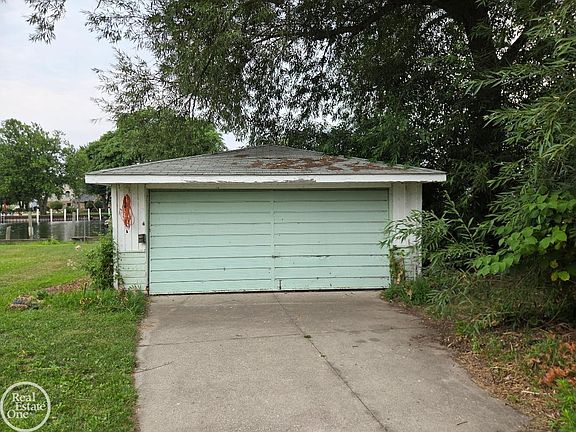 3rd image of 38777 Lakeshore Dr