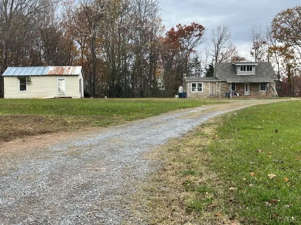 1650 Chapel Grove Rd, Evington, VA 24550