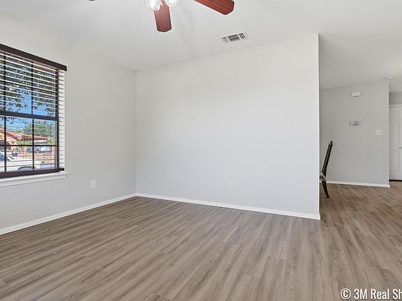 5th image of 324 W Ave S
