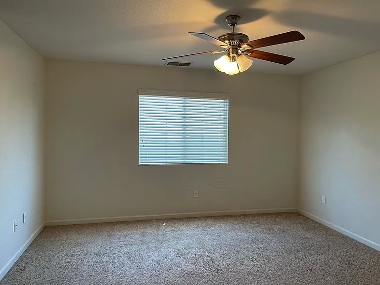 9633 McKenna Dr — Photo 5