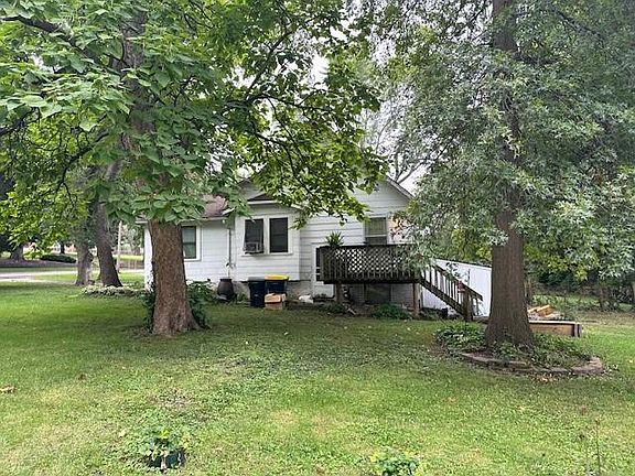 3rd image of 8100 Oak St