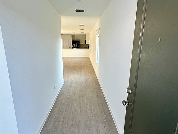 Wide Foyer
