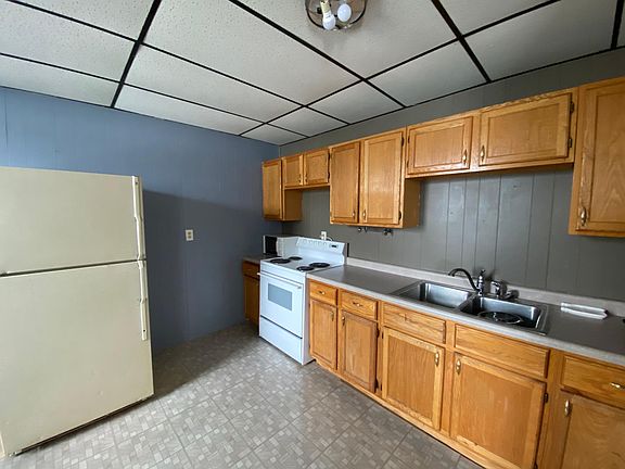 2nd image of 105 E Lincoln Ave #6